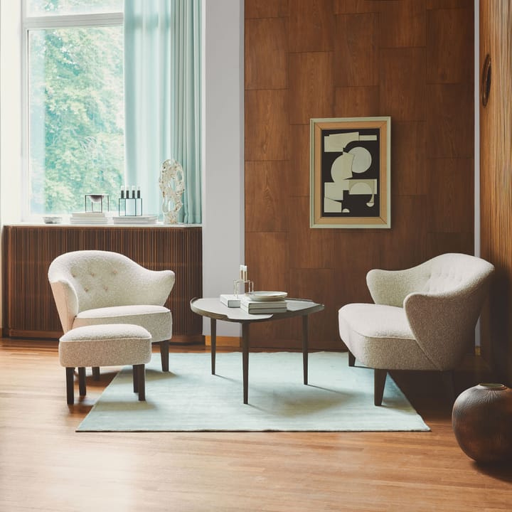 Ingeborg 2,5-seters sofa, tekstil sahcozero beige, ben eik røkt Audo Copenhagen