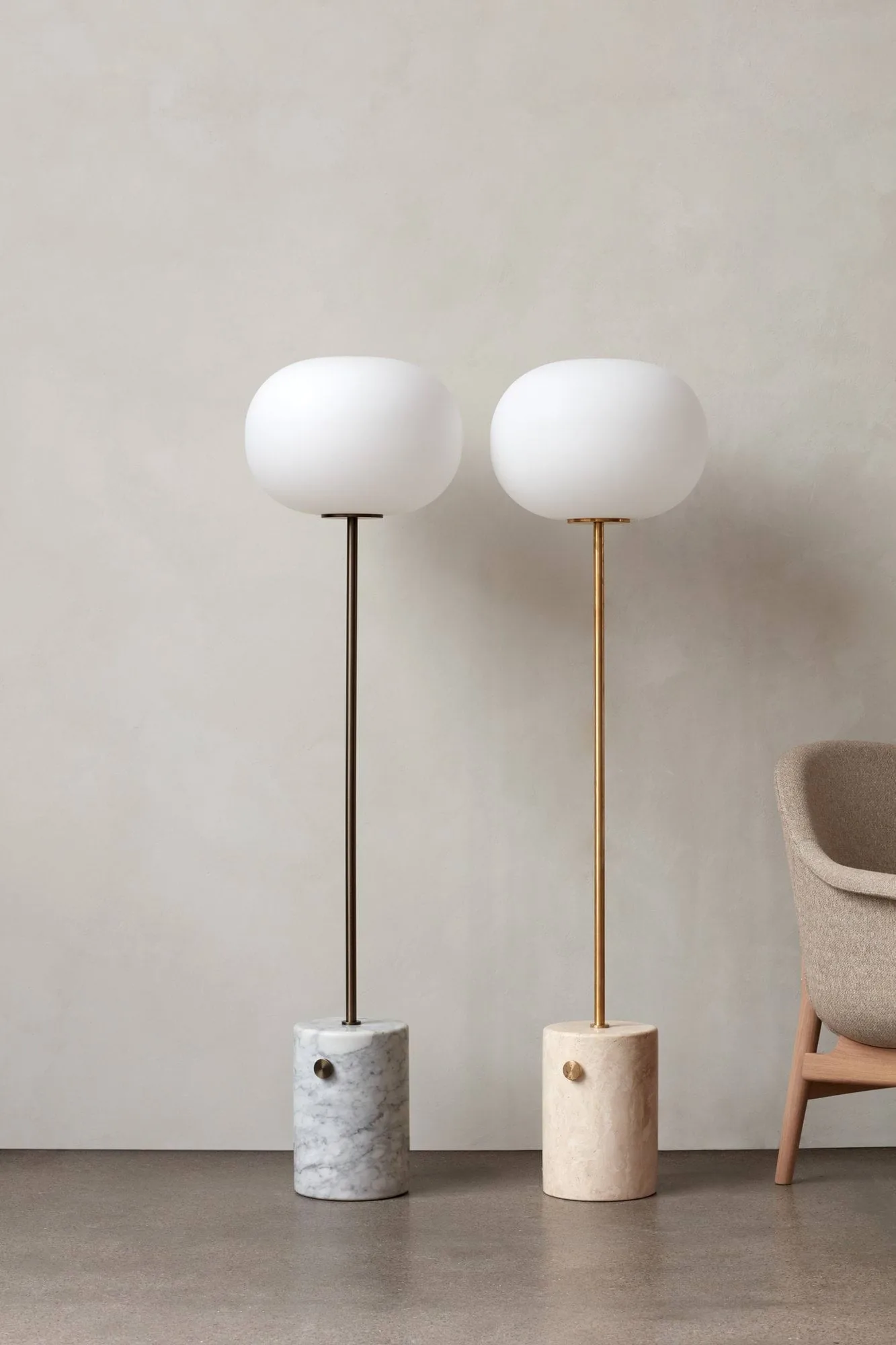 JWDA gulvlampe, Carrara marmor-bronsert messing, 130 cm Audo Copenhagen