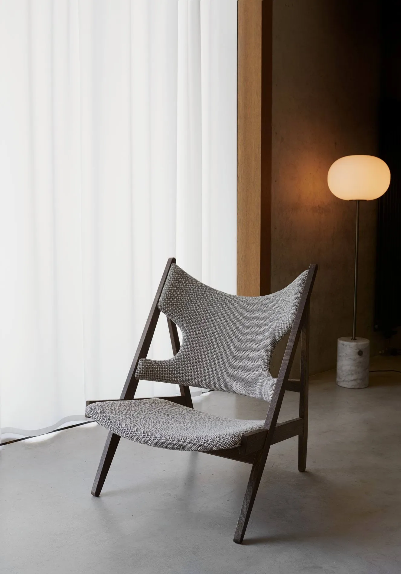JWDA gulvlampe, Carrara marmor-bronsert messing, 130 cm Audo Copenhagen
