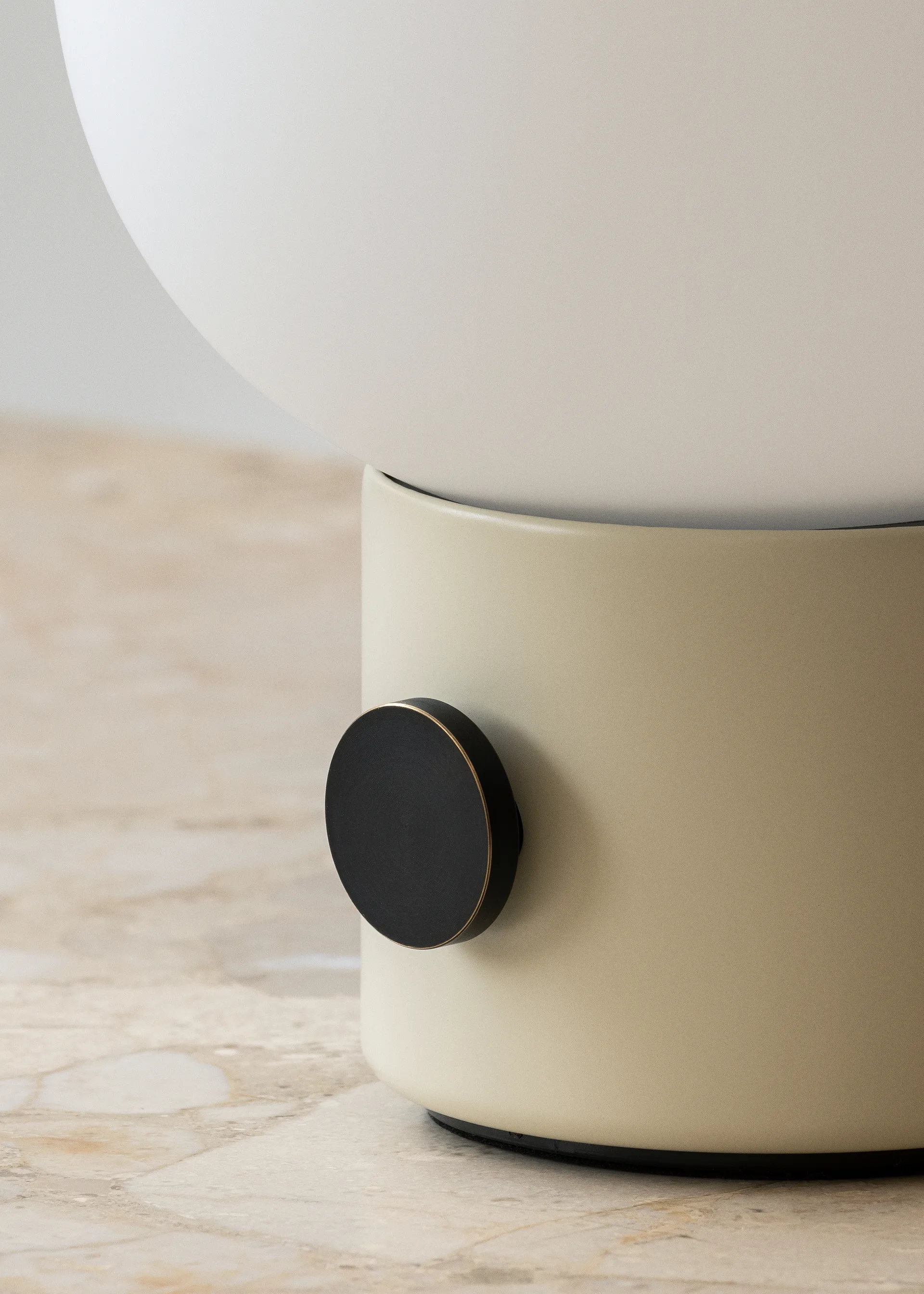 JWDA portable bordlampe, Alabaster white Audo Copenhagen