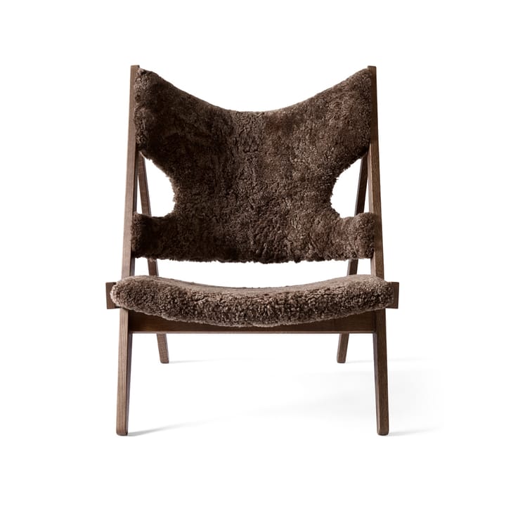 Knitting loungestol, saueskinn curly root mørkebrun, stativ mørkbeiset eik Audo Copenhagen