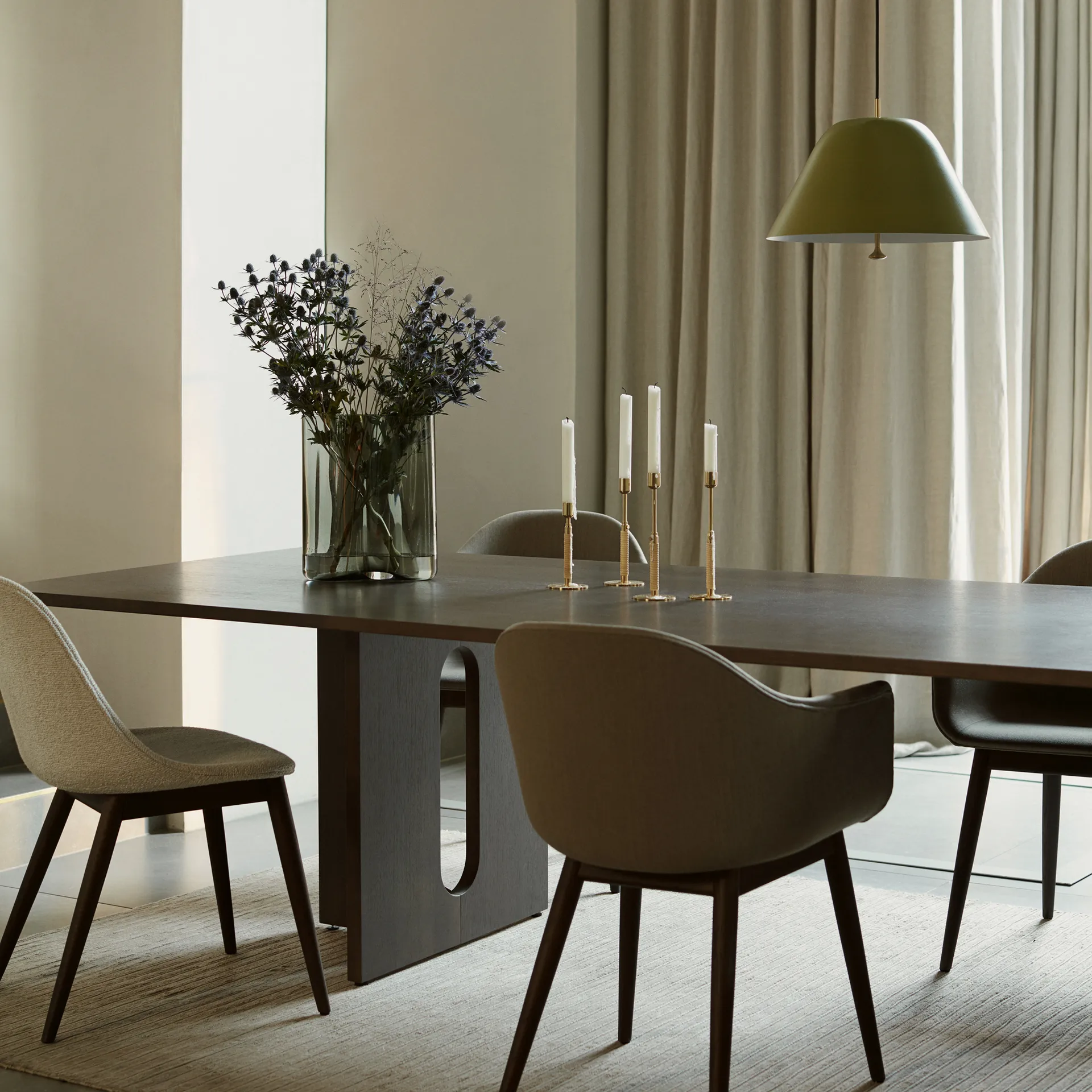 Lehvitete pendel Ø40 cm, Salviegrønn-messing Audo Copenhagen