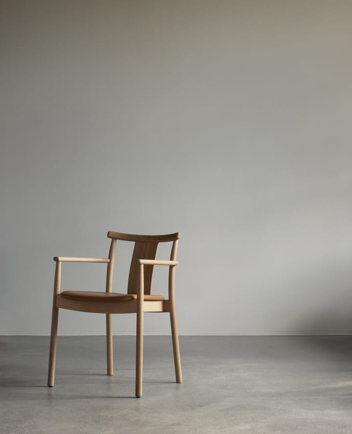 Merkur karmstol med sittepute, Oak- Dakar 0250 cognac Audo Copenhagen