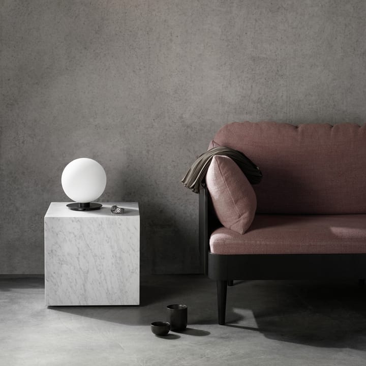 TR Bulb plafond, opal shiny, sort feste Audo Copenhagen