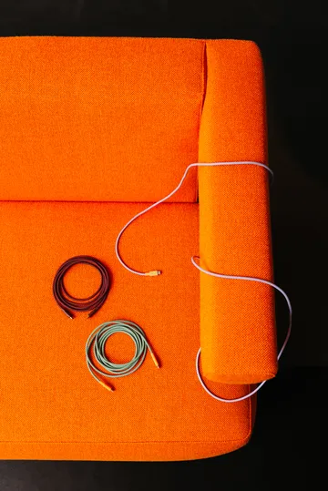 AVOLT x Bauhaus-Archiv Kabel 1 USB C til USB C - Mulberry Red - Avolt