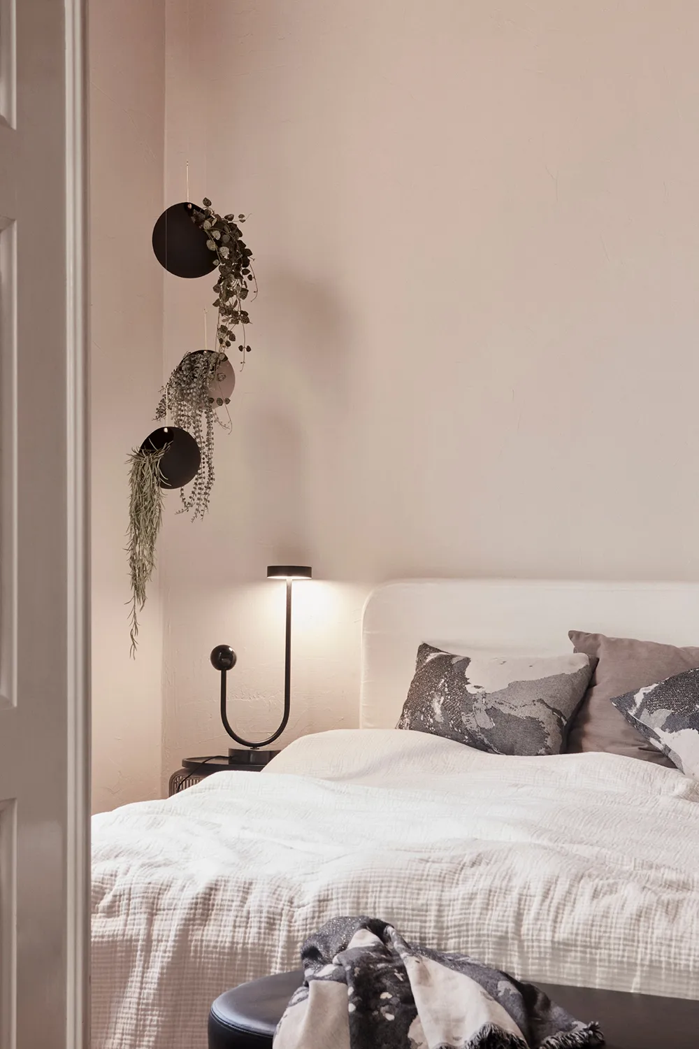 Floreo pute 40x60 cm, Svart-beige AYTM