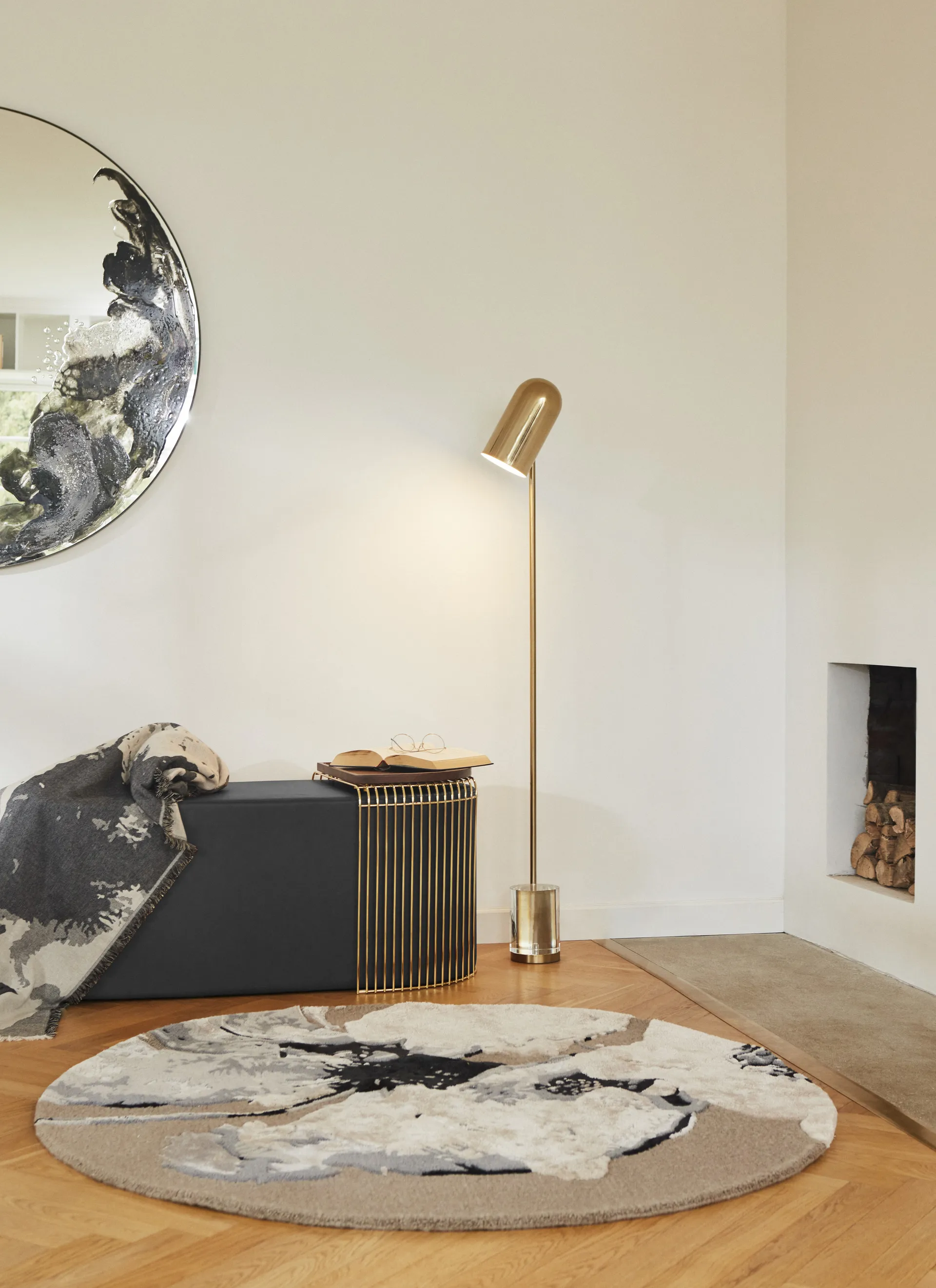 Flores teppe Ø 200 cm, Hvit-grå AYTM