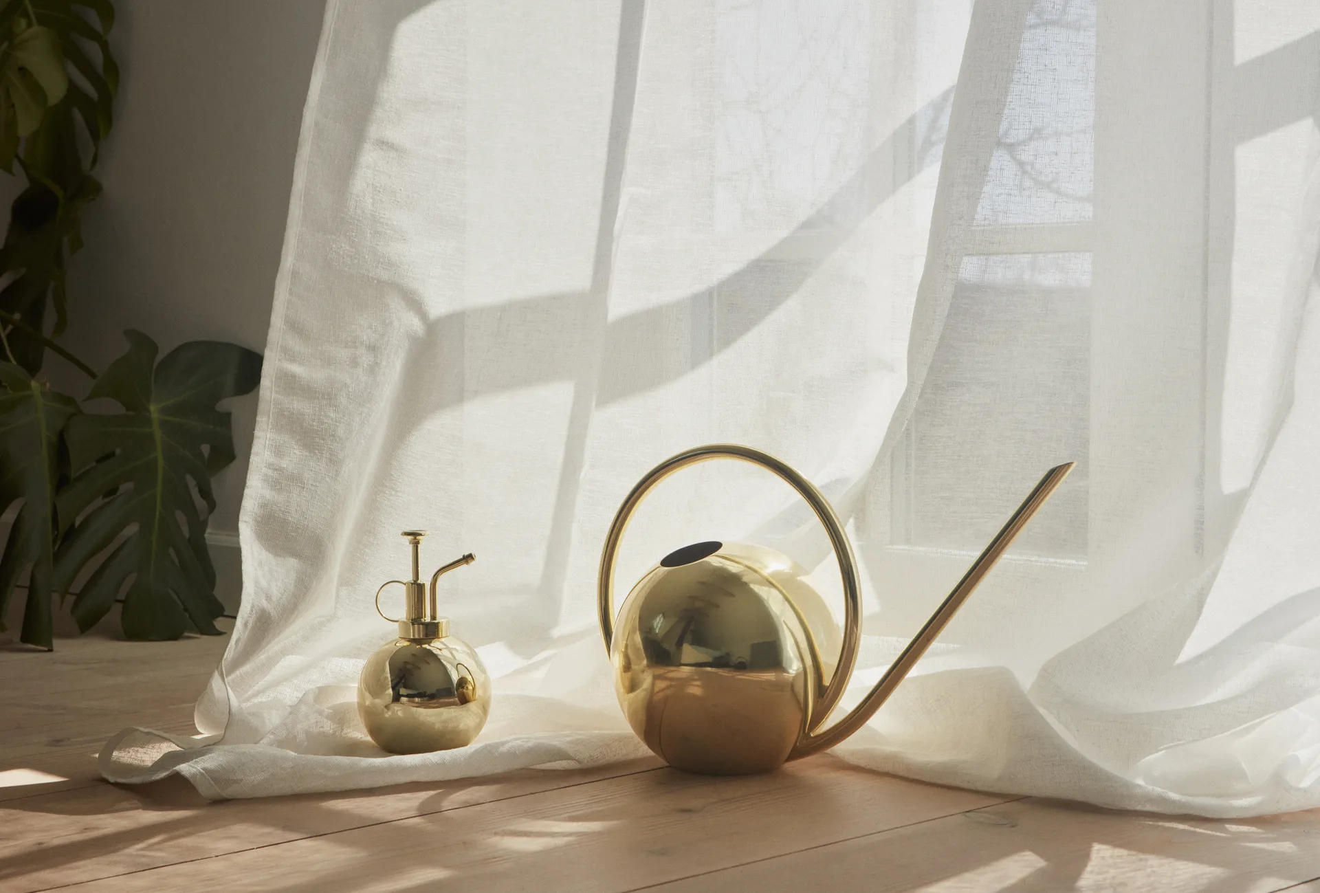 Globe vannkanne 23 cm, Gull AYTM