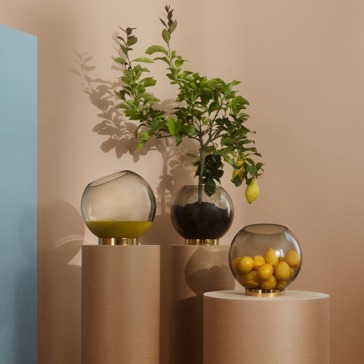 Globe vase XL - Svart-gull - AYTM