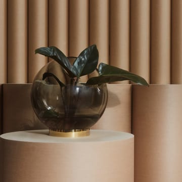 Globe vase XL - Svart-gull - AYTM
