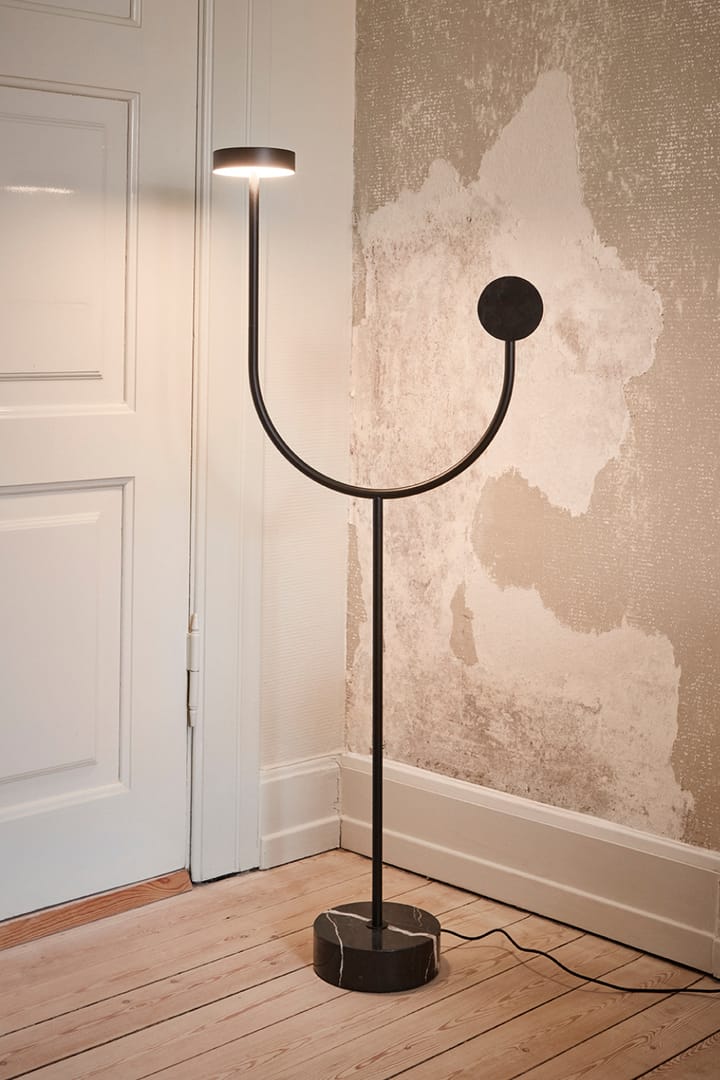 GRASIL gulvlampe 51,5 x 127,6 cm, Black/Black AYTM
