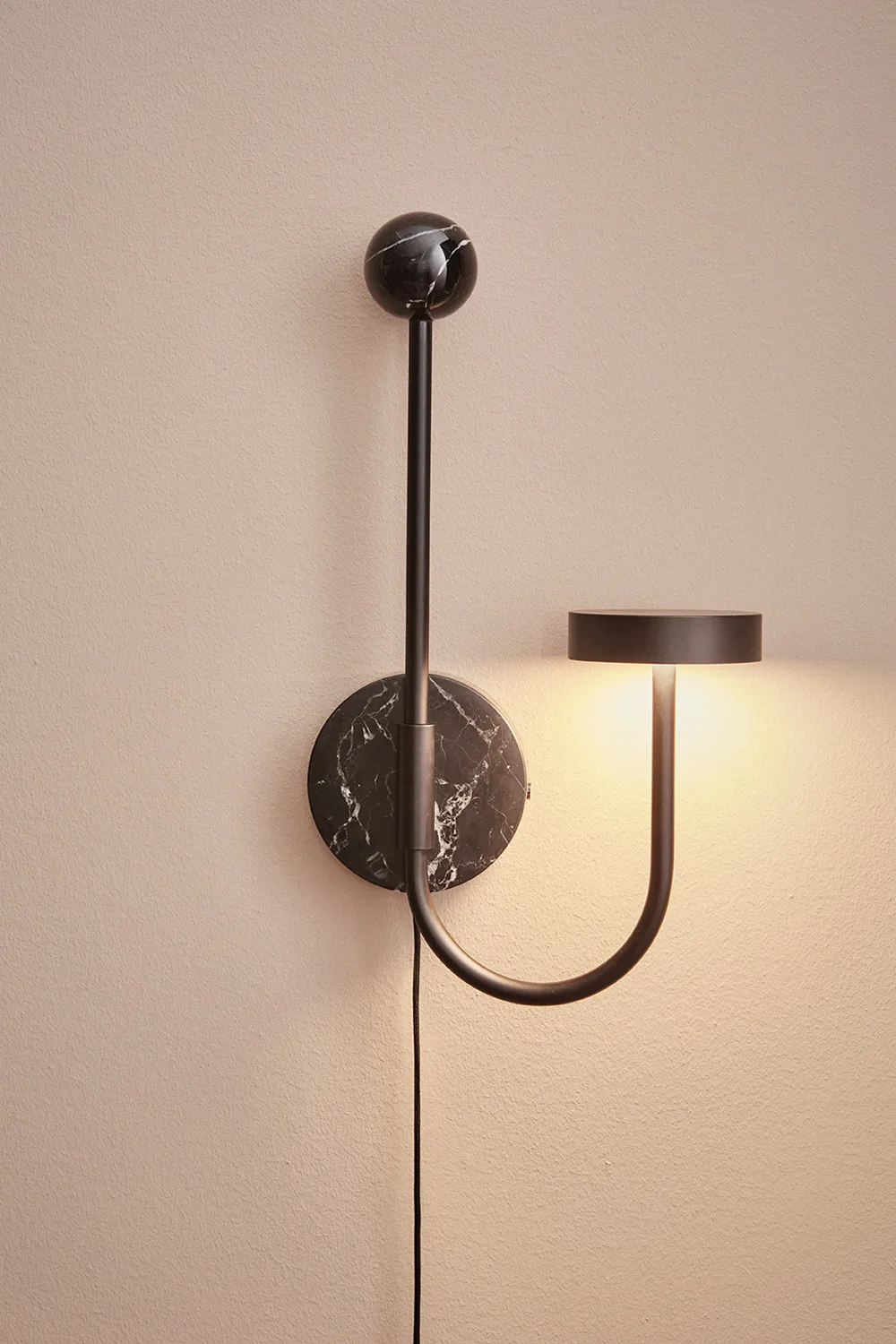 GRASIL vegglampe 30 x 54 cm, Black/Black AYTM