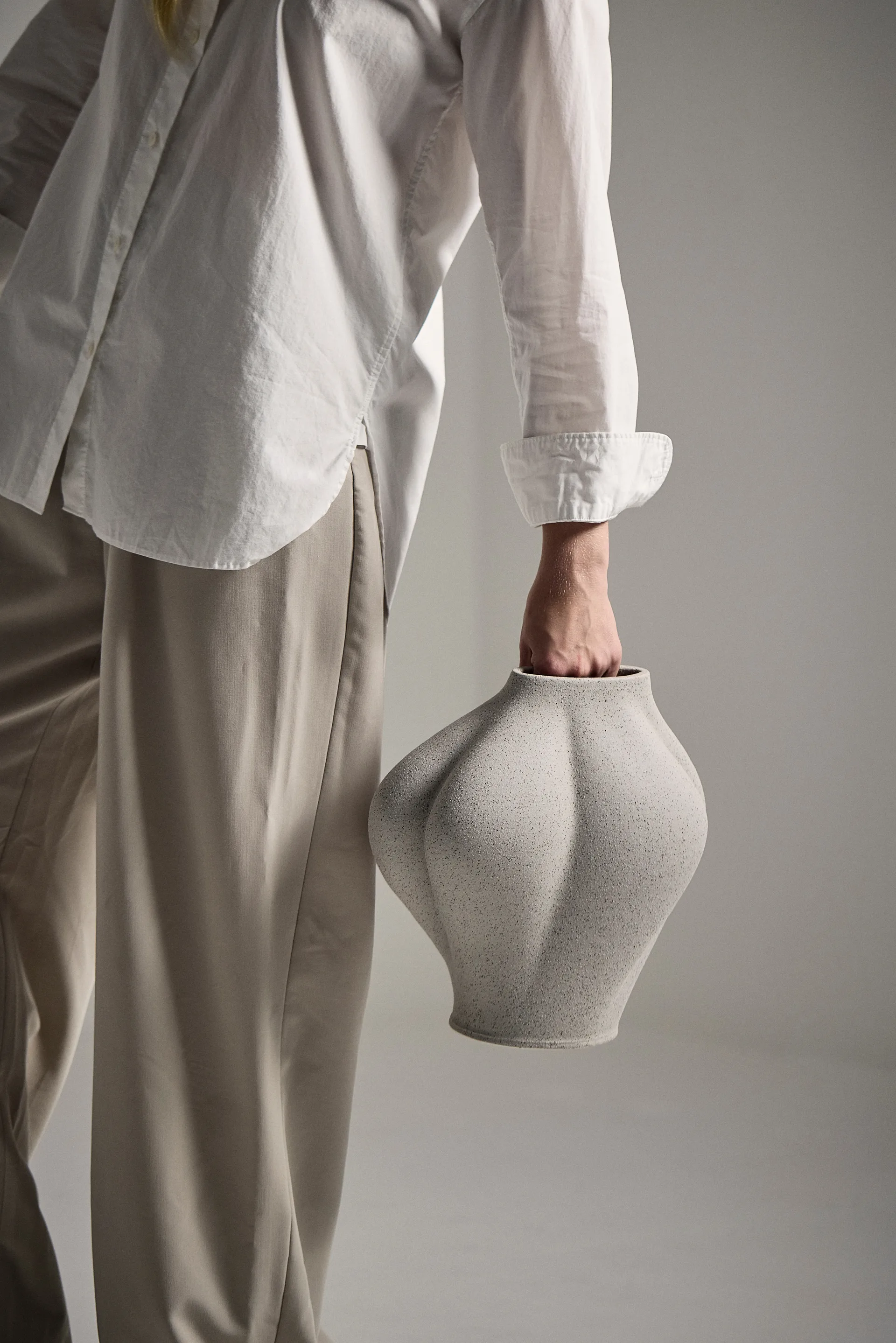 Saltare vase, Taupe, Ø13,8x30 cm AYTM