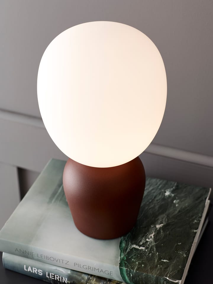 Buddy bordlampe opalglass, Mørk Rust (rødbrun) Belid
