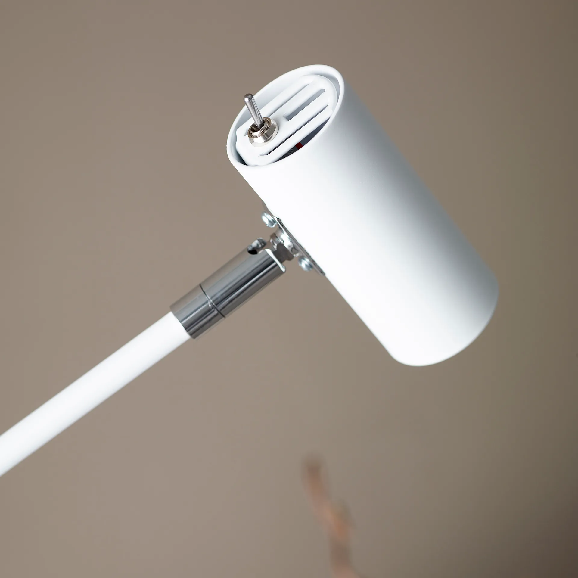 Cato gulvlampe, Matthvit Belid