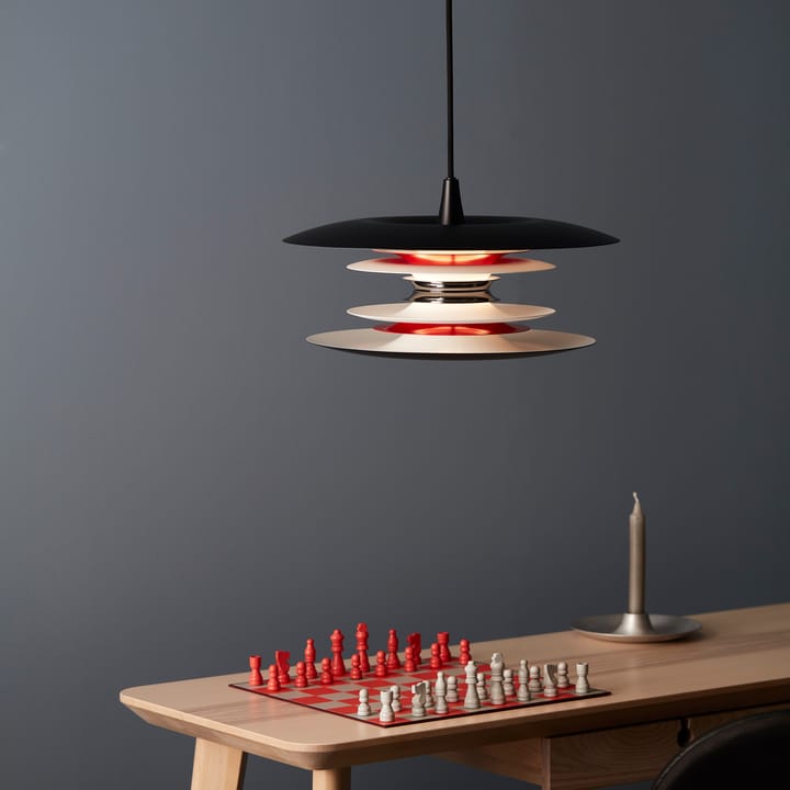 Diablo taklampe Ø50 cm - Mattsvart-blankrød - Belid