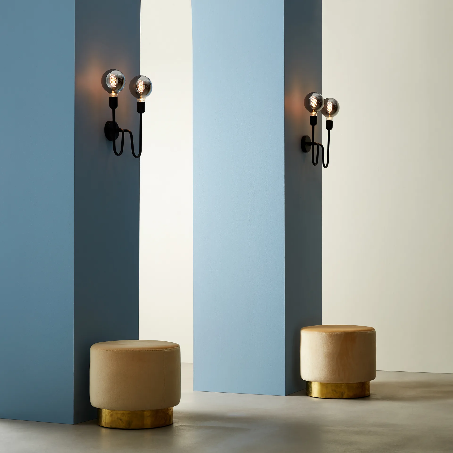 Regal Duo vegglampe fast installasjon, Svart Belid