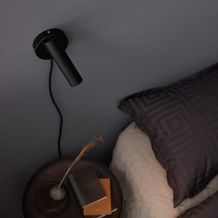 Slender vegglampe, Svart Belid