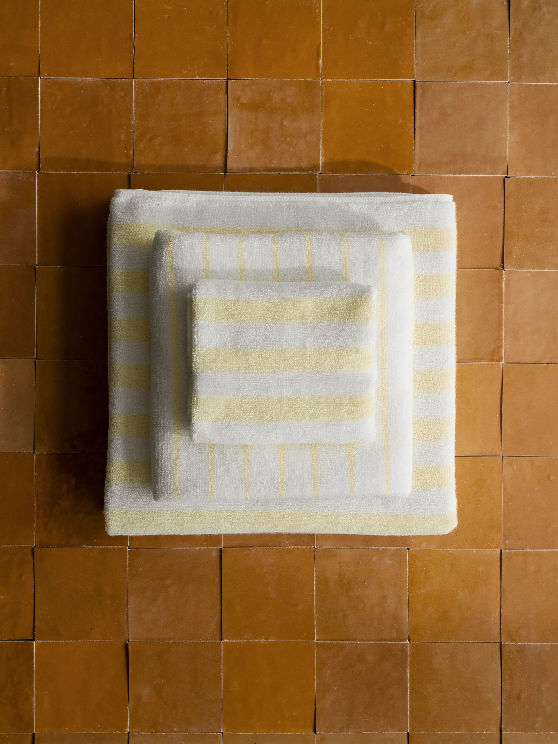 Arto håndkle, Transparent yellow-white, 50x100 cm blomus