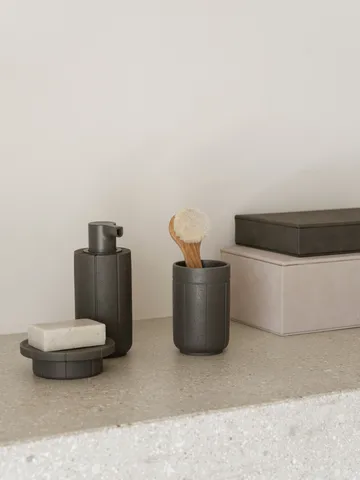 Kua såpedispenser - Cedar Wood, 30 cl - blomus