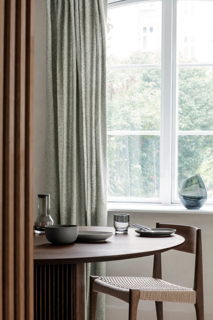 Lungo vannkaraffel 0,6 l, Smoke Blomus