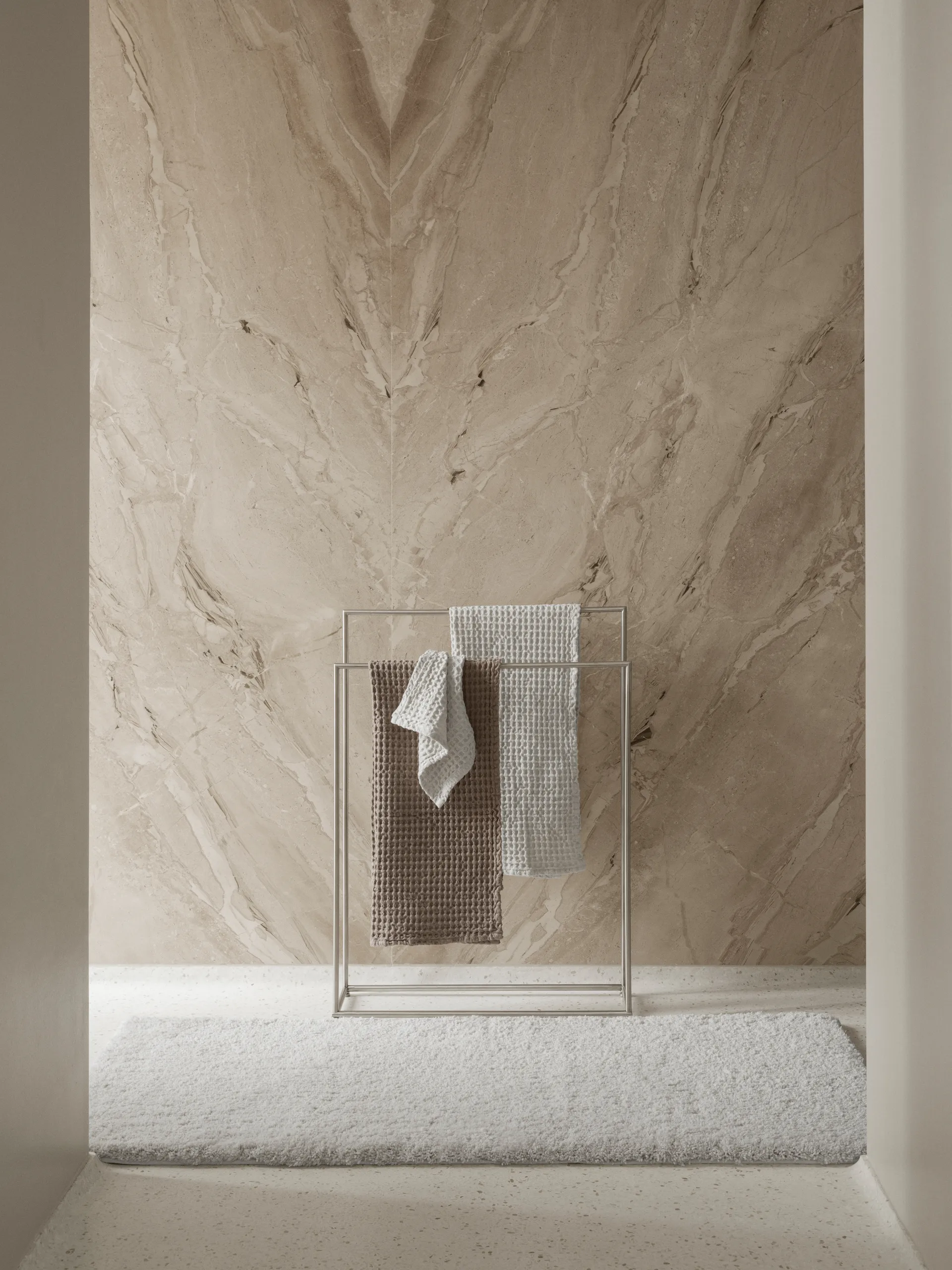 Modo håndklærhenger, Rustfritt stål matt, 86x60x18,5 cm blomus