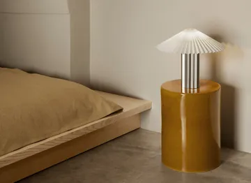 Taite bordlampe - Lily white, Ø36,5x31 cm - blomus