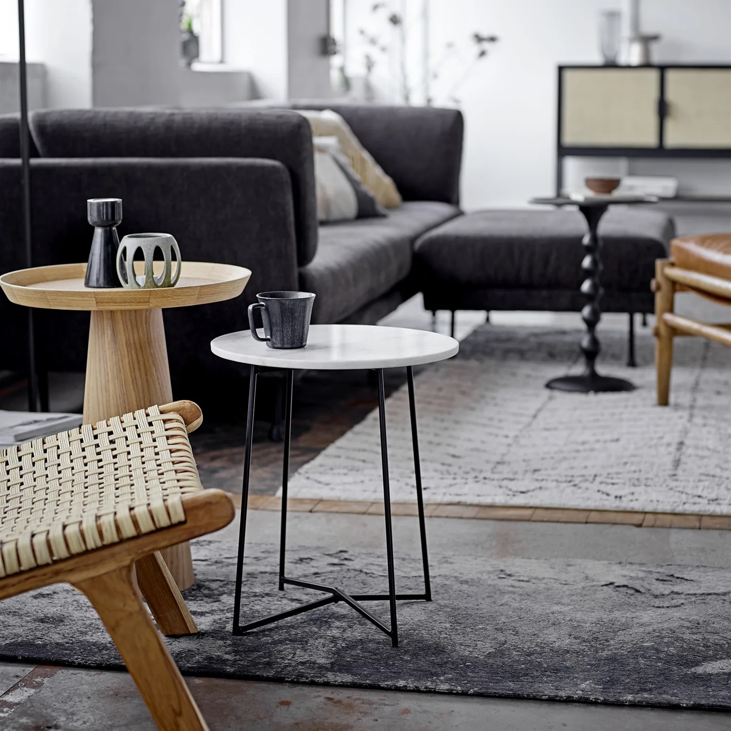 Anou sidebord Ø30,5 cm, Hvit Bloomingville