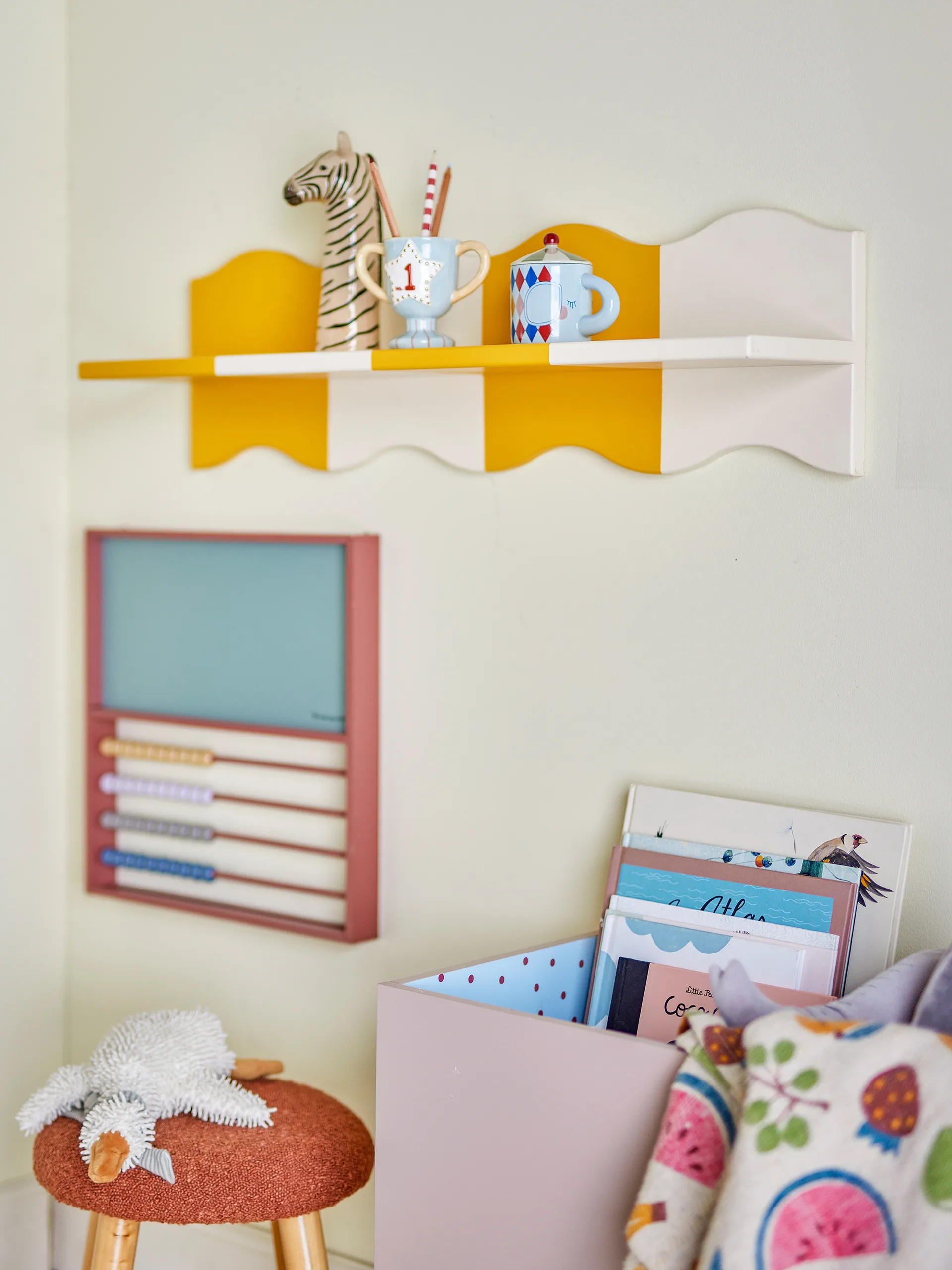 Bubbi hylle 80x22,5 cm, Gul Bloomingville