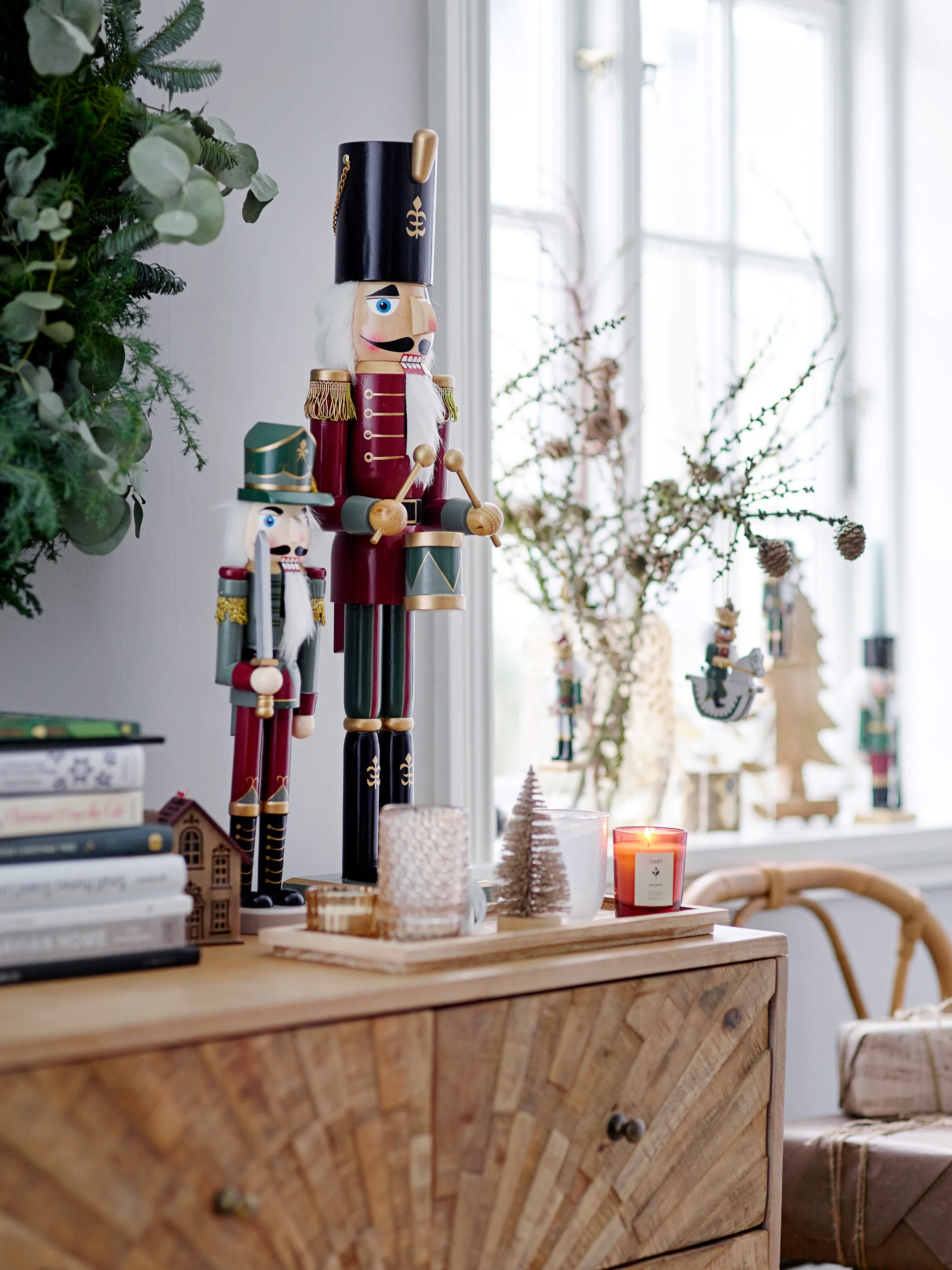 Darren nøtteknekker dekorasjon 38 cm 2 deler, Grønn Bloomingville