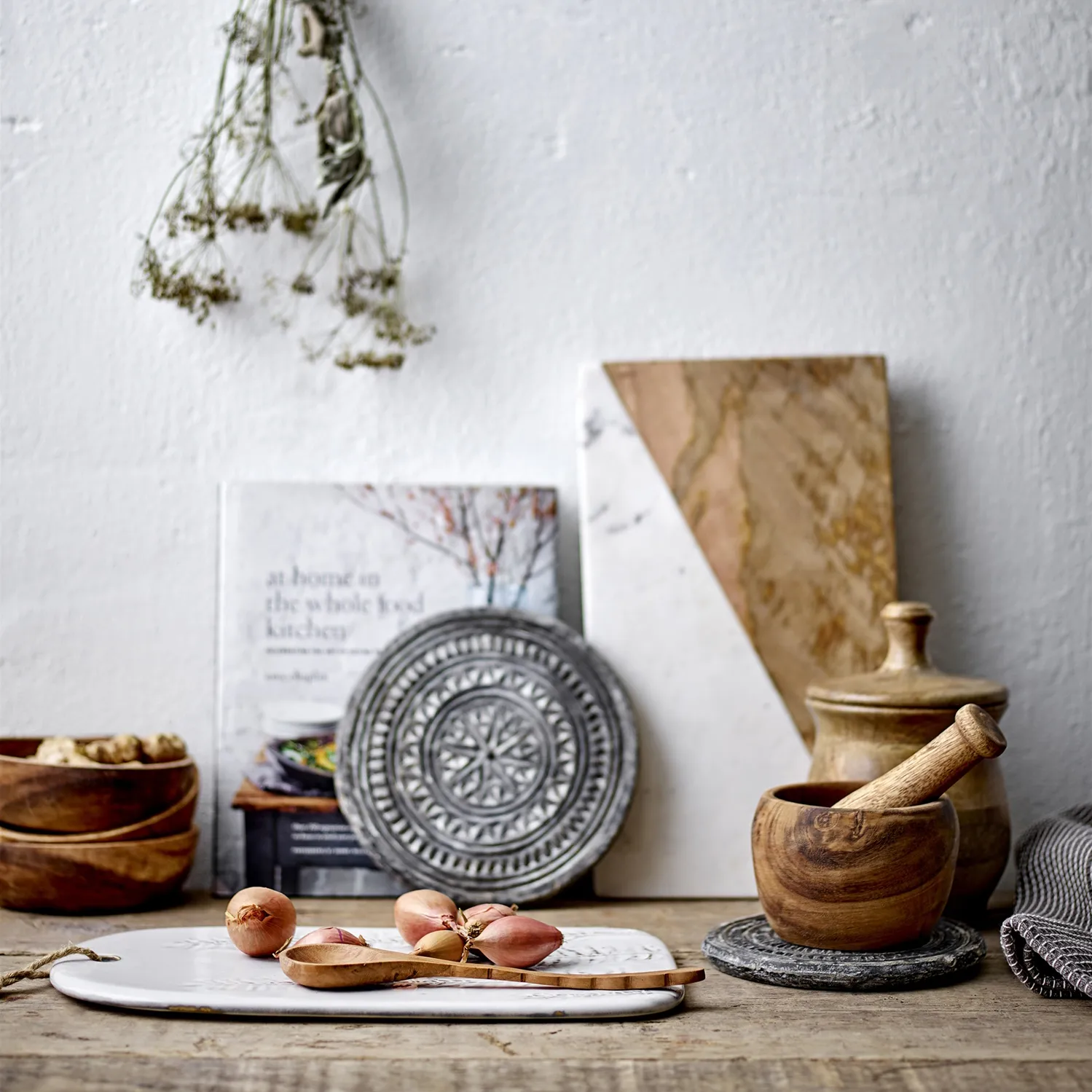 Inni mortel med støt, Natur Bloomingville