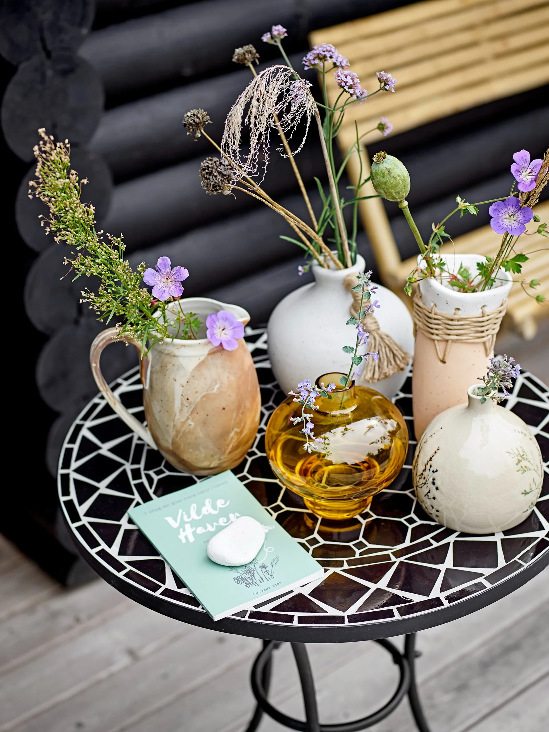 Lala kafébord, Svart Bloomingville