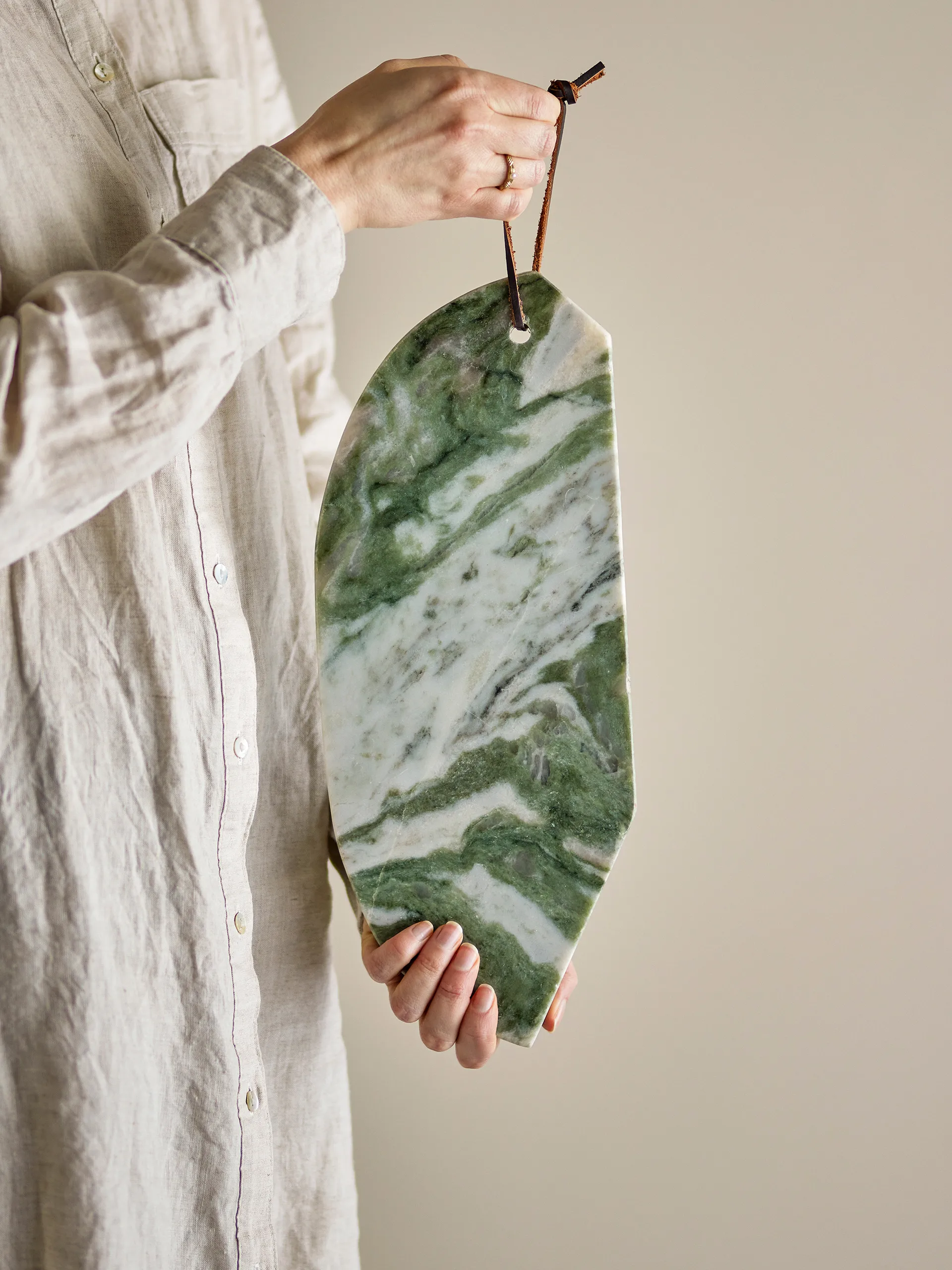 Ziggy skjærefjøl 15x38 cm, Grønn marmor Bloomingville