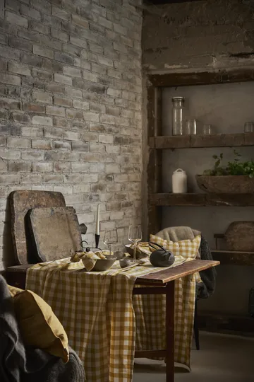 Grete duk 135 x 250 cm - Gul - Boel & Jan