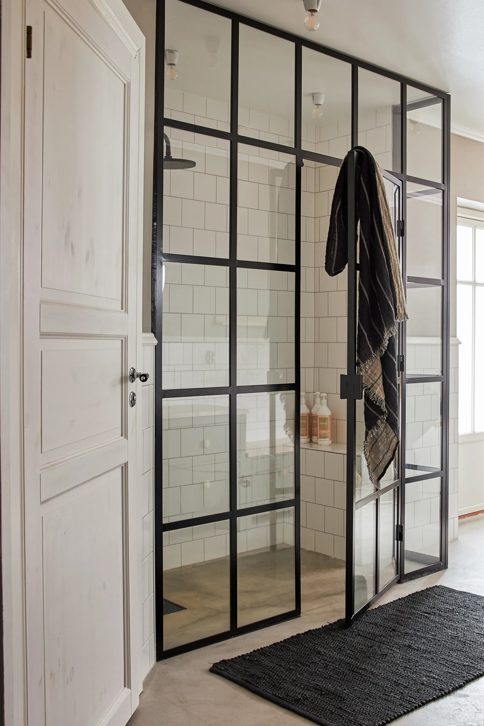 Merida juteteppe sort, 70 x 140 cm Boel & Jan