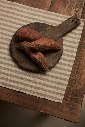 Tjolöholm spisebrikke 35 x 45 cm - Beige - Boel & Jan