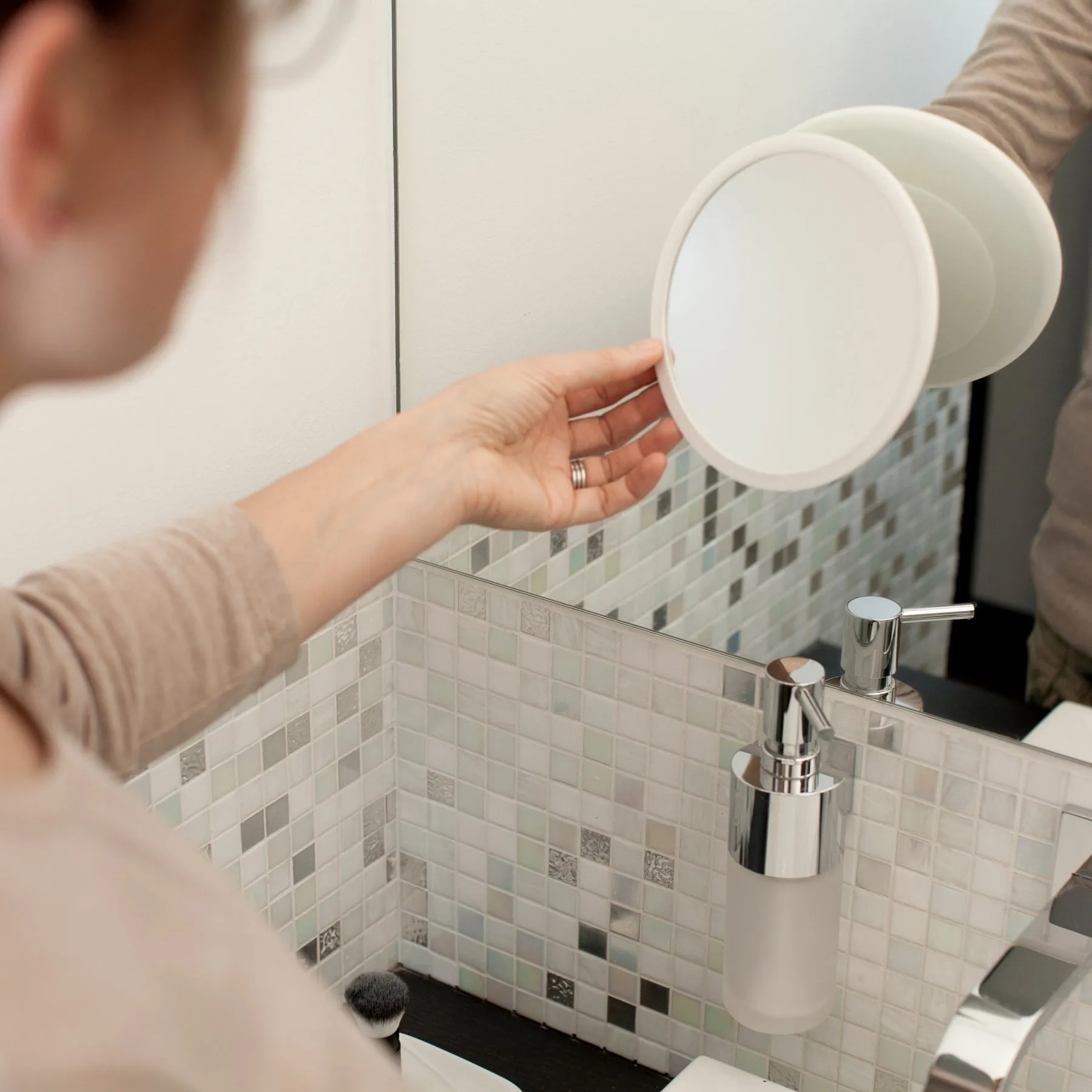 AirMirror sminkespeil x15 avtagbar m. sugekopp, Ø16,5 cm Bosign