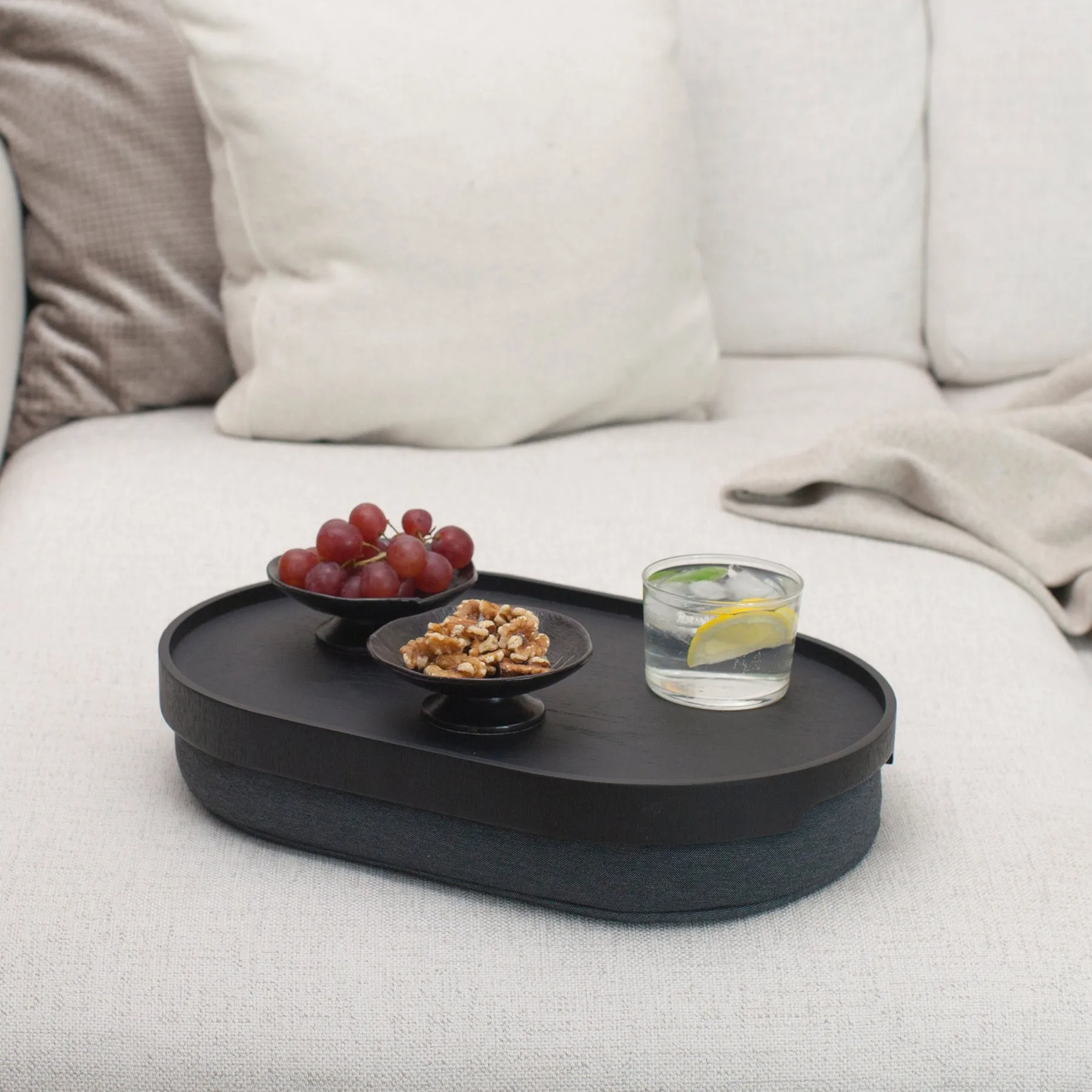 CurveLine™ anti-slip knebrett 39x26 cm, Svart piletre-grå Bosign