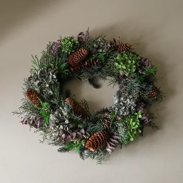Botanical Forest Wreath blomsterkrans - Hortensia-eukalyptus-bargrener-kongler, Ø40 cm - Botané