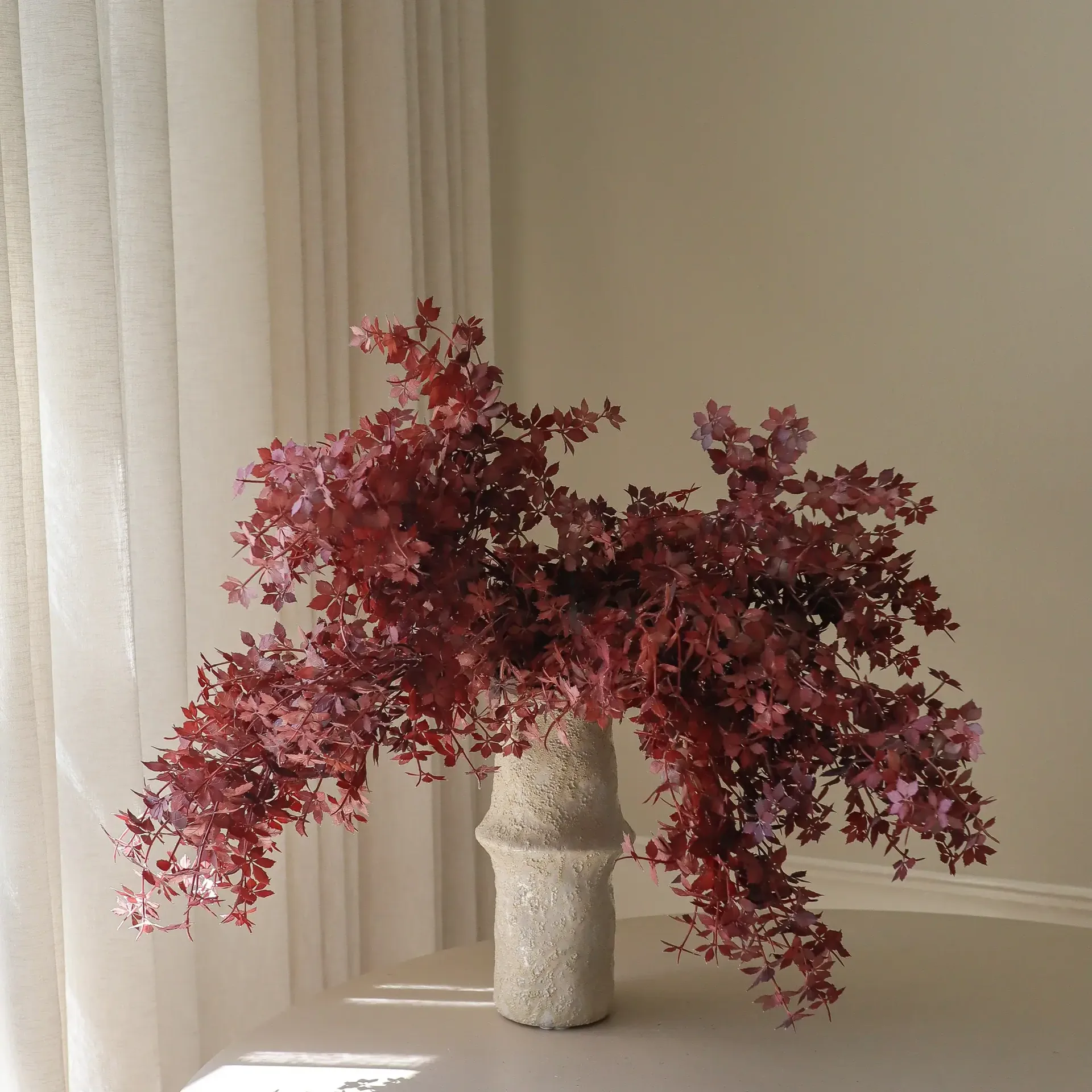 Burgundy Maple Branch kunstig bukett, 107 cm, 4 stk Botané