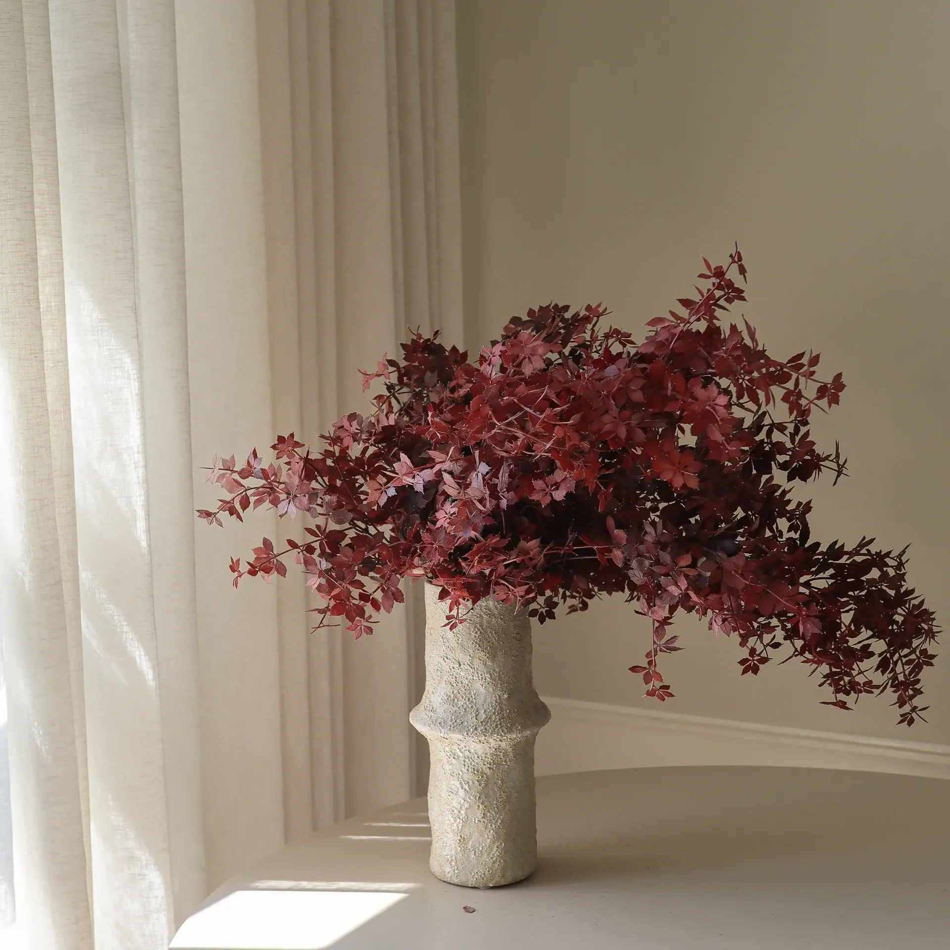 Burgundy Maple Branch kunstig bukett, 107 cm, 4 stk Botané