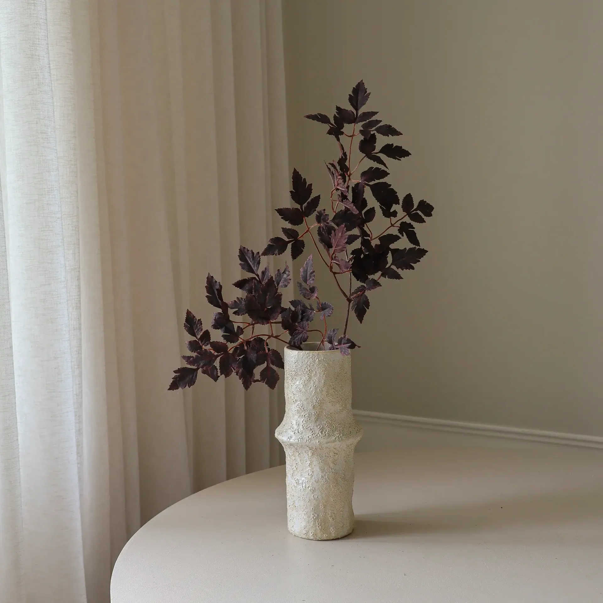 Burgundy Plum Leaves kunstig bukett, Rød, 85 cm, 1 stk Botané