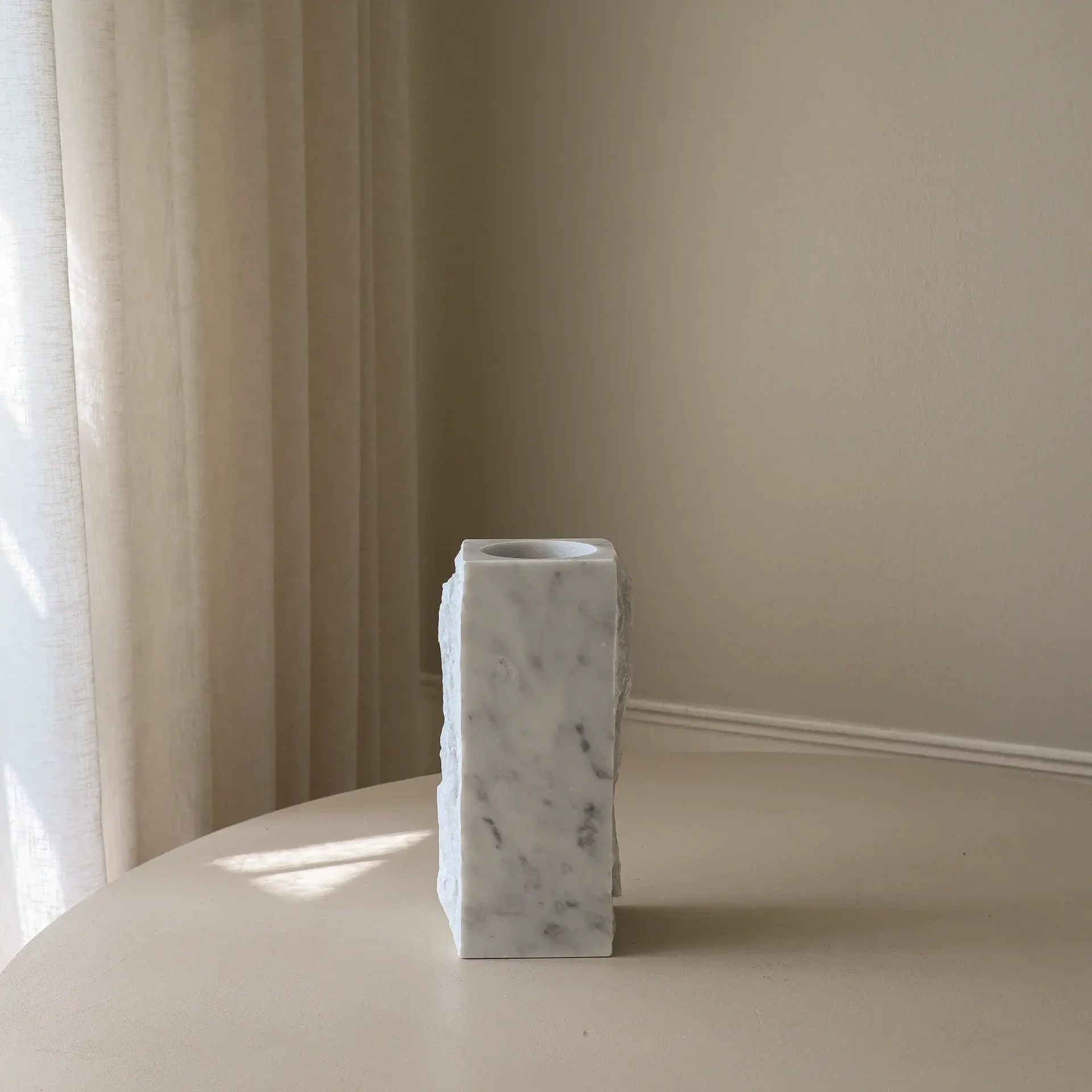 Carrara Edge marmorvase, Medium, 30 cm Botané