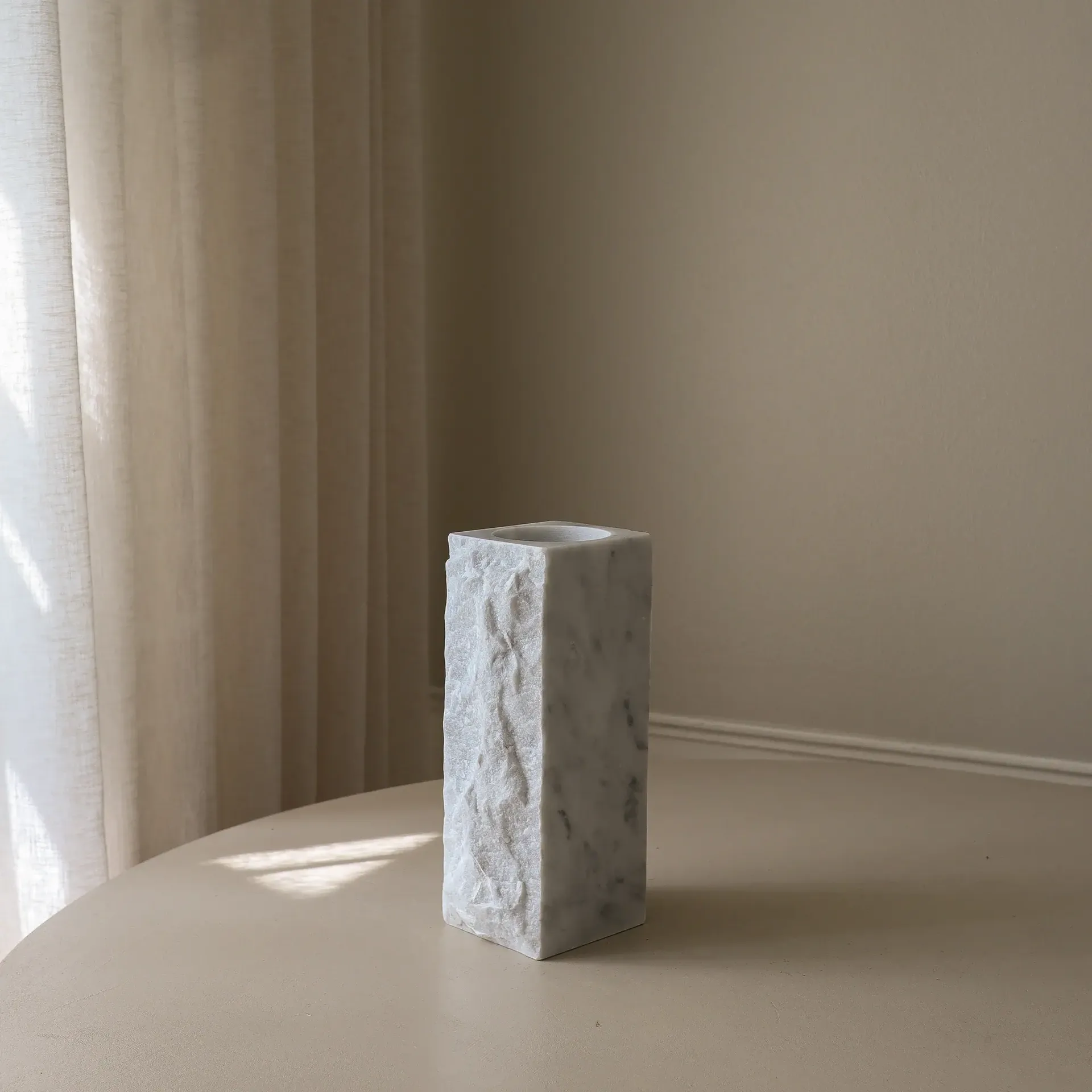 Carrara Edge marmorvase, Medium, 30 cm Botané