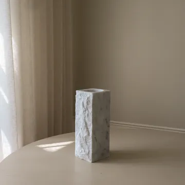 Carrara Edge marmorvase - Medium, 30 cm - Botané