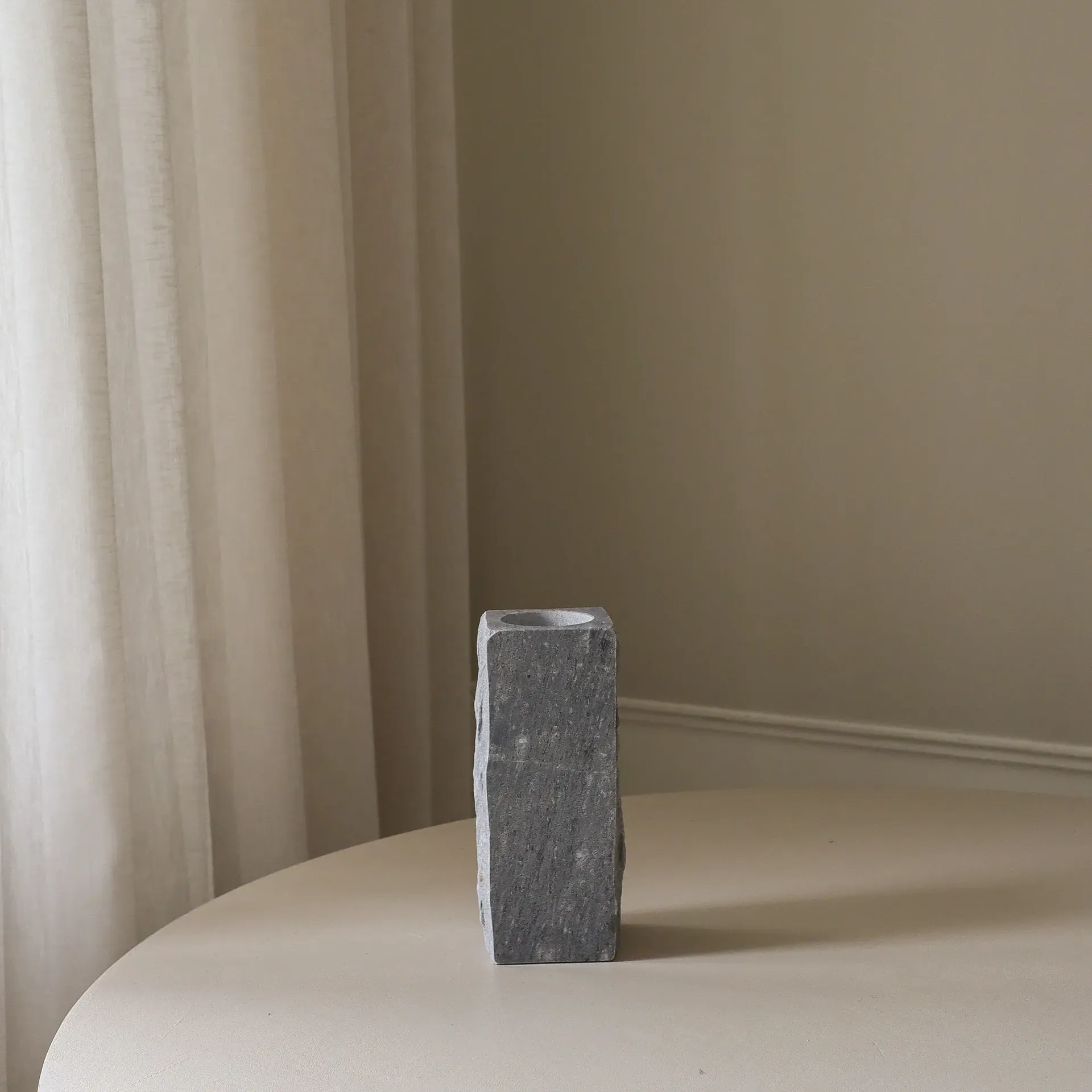 Cartier Edge marmorvase, Liten, 25 cm Botané