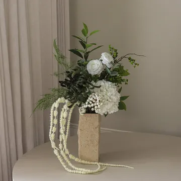 Green veil kunstig bukett - Ranunkel, hortensia, amarant, 85 cm - Botané