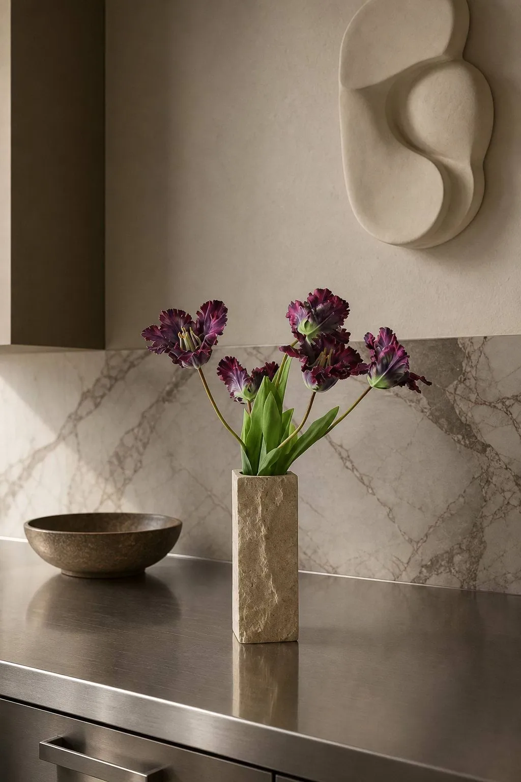 Limestone Edge marmorvase, Liten, 25 cm Botané