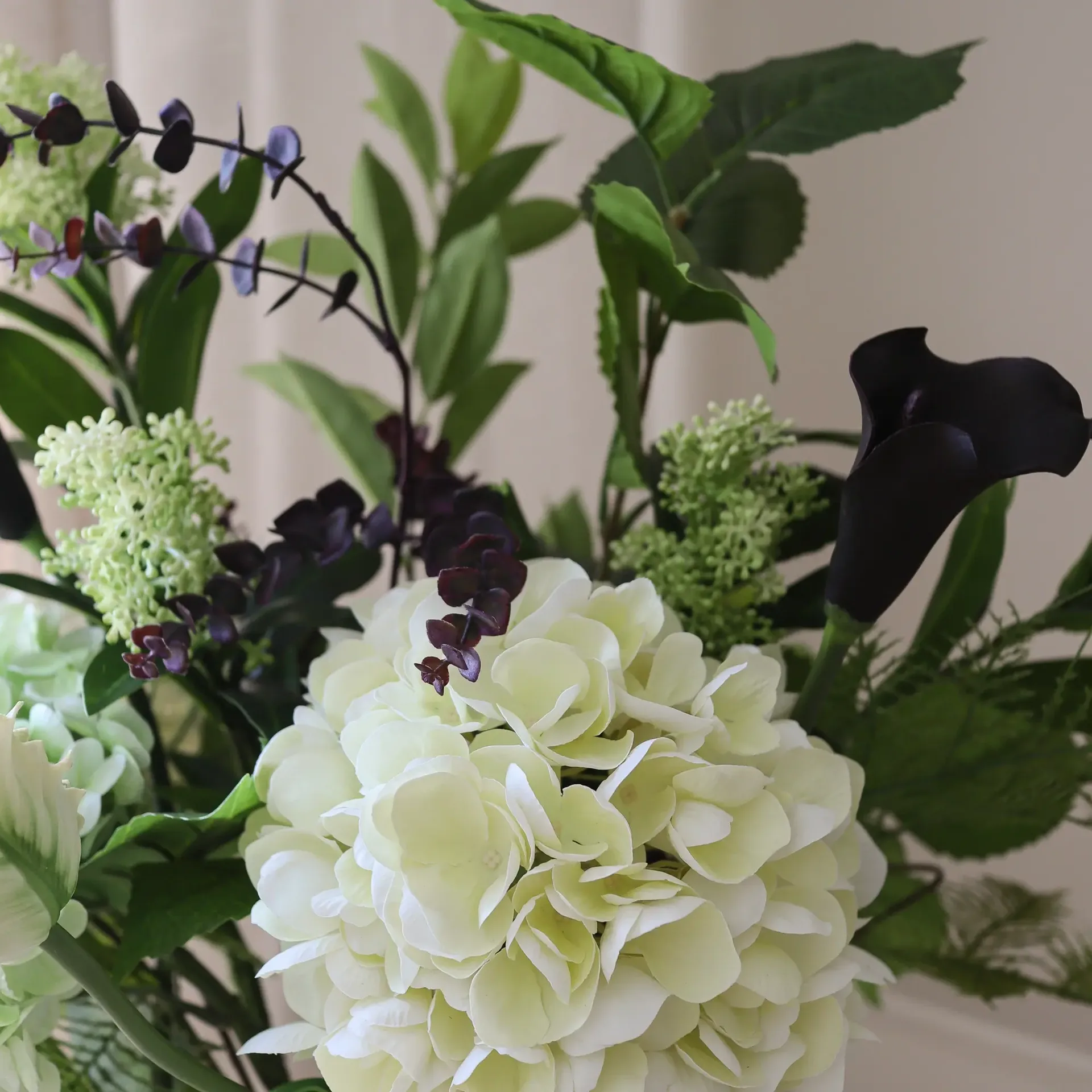 Moonlit Garden kunstig bukett, Hortensia-papegøyetulipan-kalla, 106 cm, 17 stk Botané