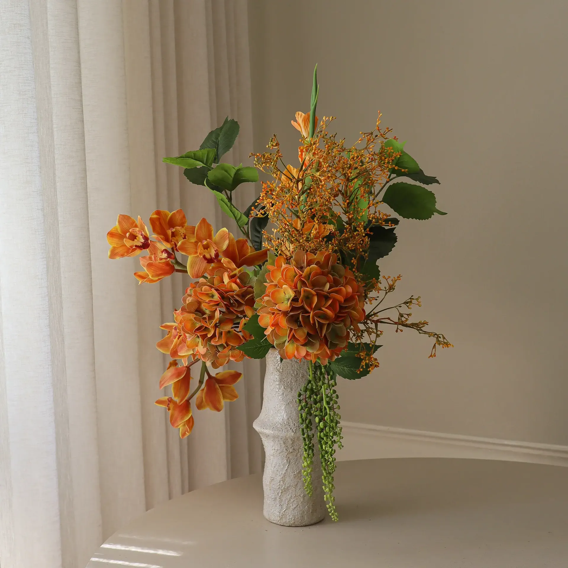 The Orangery kunstig bukett, Cymbidiumorkidé-gladiolus-hortensia, 85 cm, 10 stk Botané